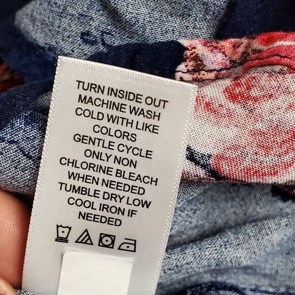 Maurices 1X Navy Floral Ruffle Cap Sleeve Top - Picture 7 of 7